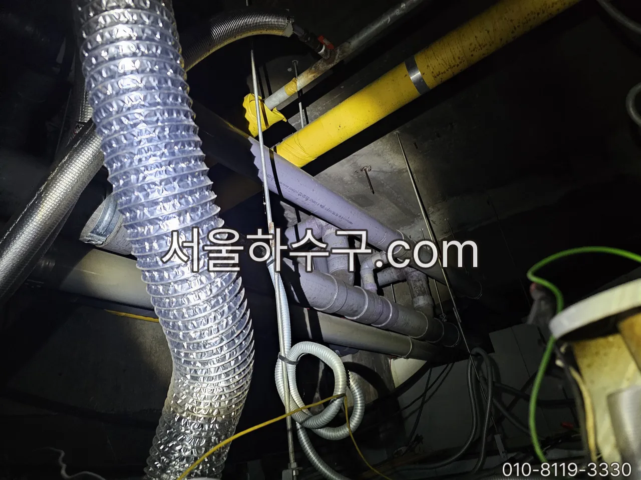 천장 속 에어컨 배관 계통
